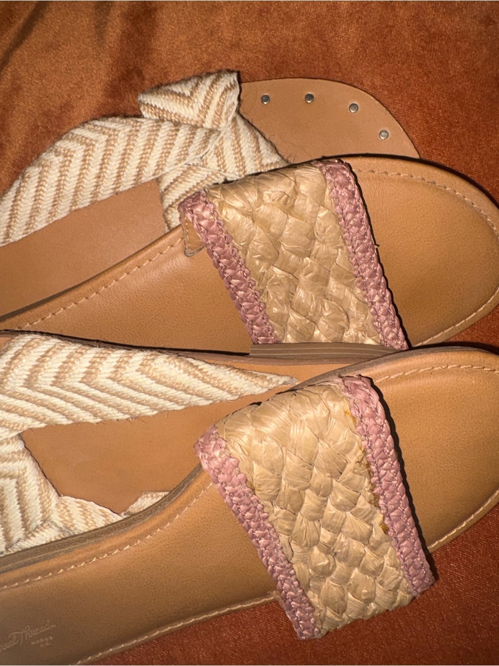 Lot of 2 universal Thread Slide Sandals - Picture 4 of 7